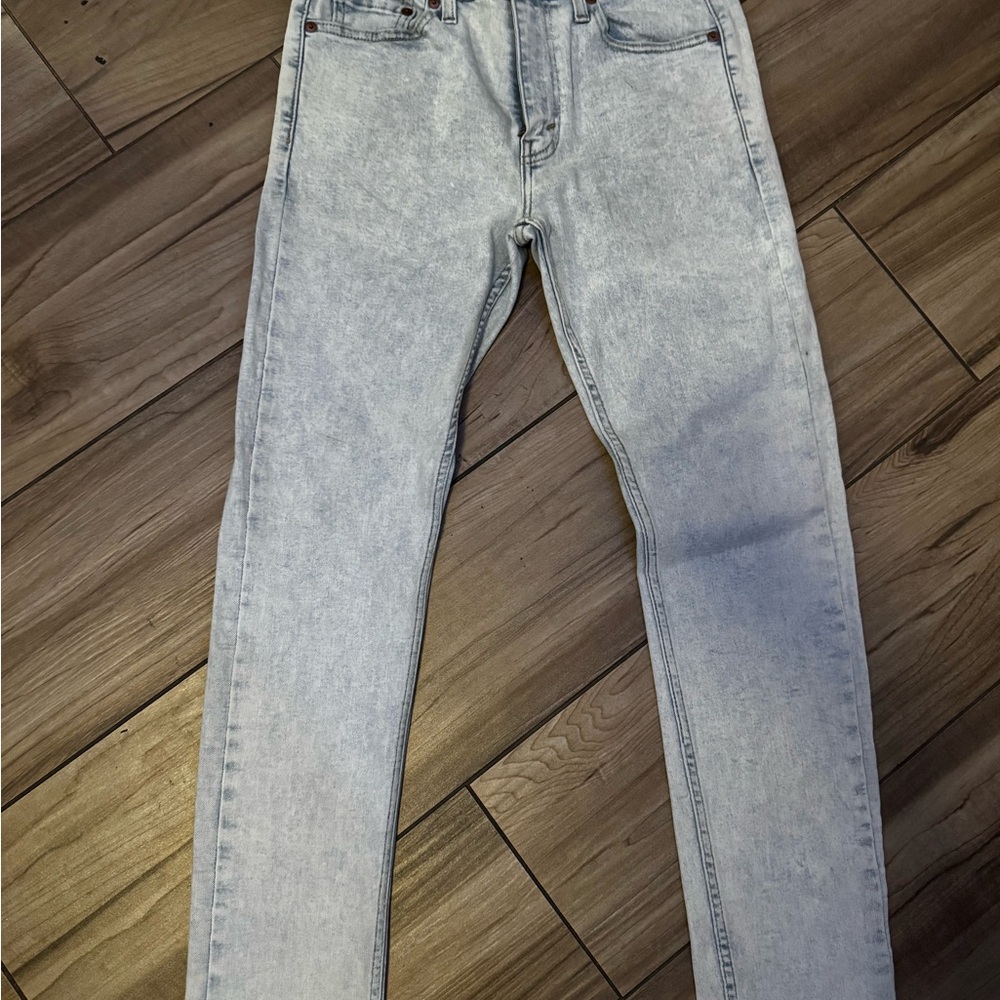 Levi's Gray Skinny Jeans with Modern Fit